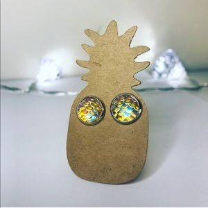 🧜🏼‍♀️MERMAID stud earrings✨yellow